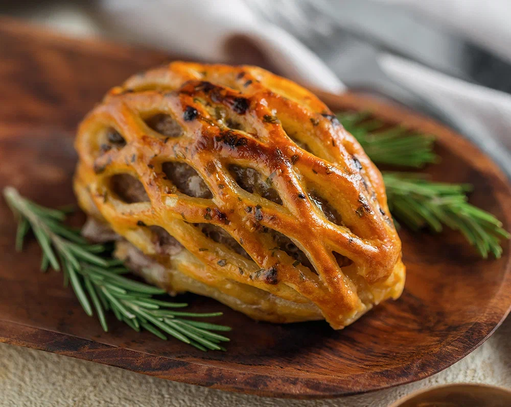 Мини-бурже с мраморной говядиной и сыром