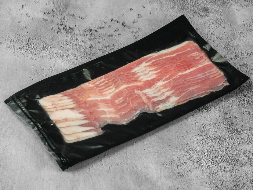 Бекон говяжий сырой в нарезке